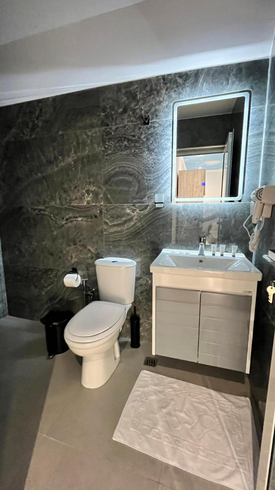 Hotel Davids Koman Luaran gambar