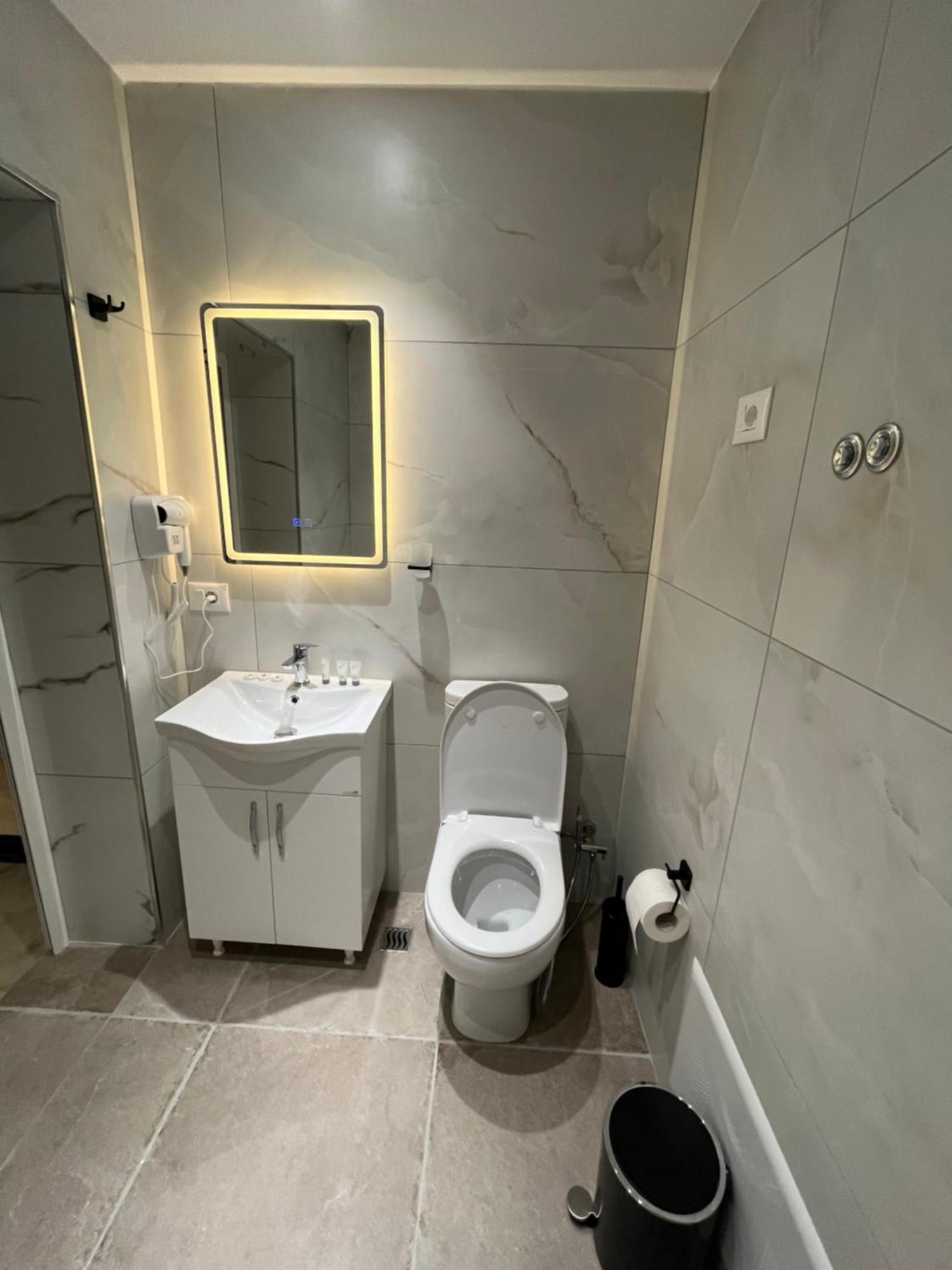 Hotel Davids Koman Luaran gambar